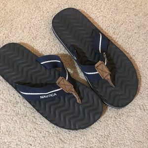 Nautica flip flops